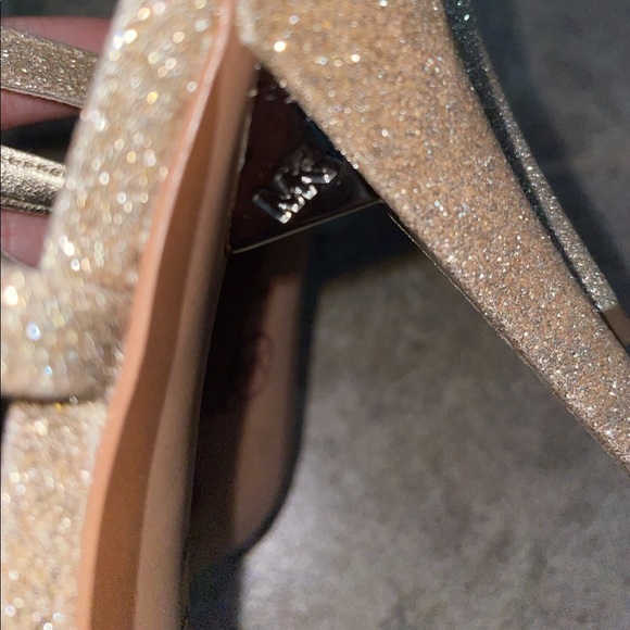NWOT Michael Kors Gold Glitter Heels Size 8 - Picture 5 of 6